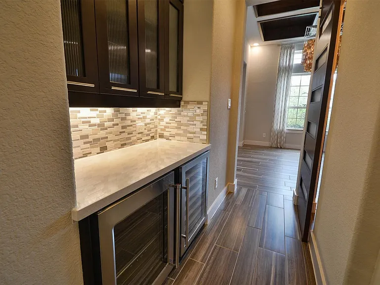 5911 Vineyard Creek Ln — Photo 8