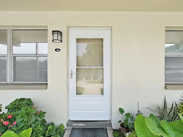 1051 79th Ave N APT 109, Saint Petersburg, FL 33702