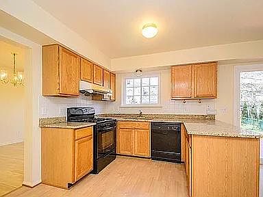 4th image of 3605 Weeburn Ct