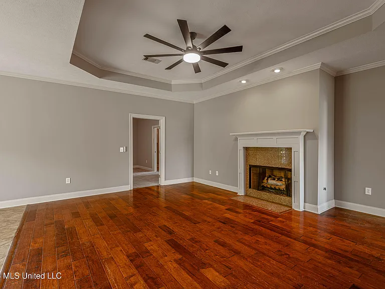 101 Sara Fox Dr — Photo 4