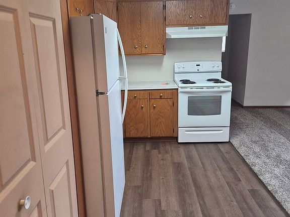 2nd image of 504 3rd Ave N APT 102