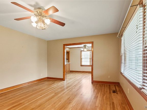 2nd image of 3911 38th Ave