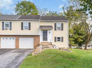 17 Branstock Ct, Lititz, PA 17543