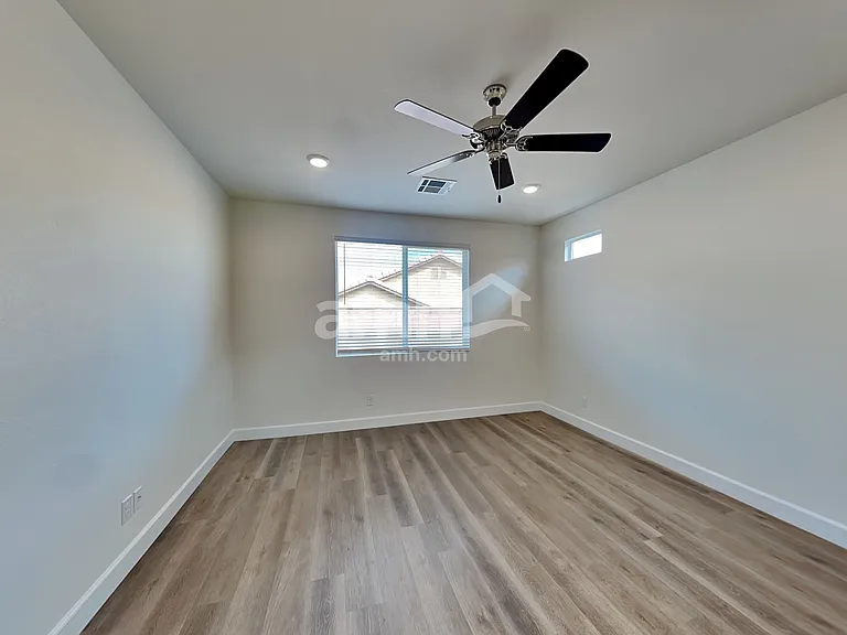 2448 S Deborah Ave — Photo 9