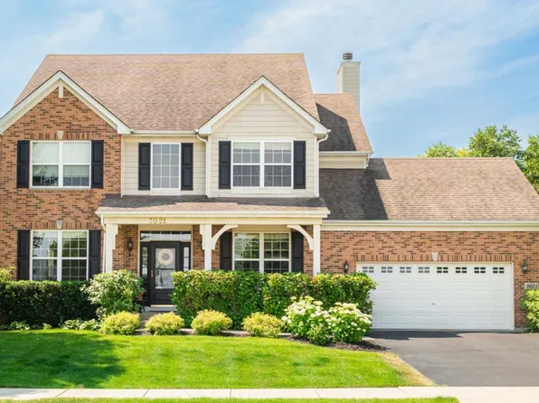 3021 Range Rd, Elgin, IL 60124