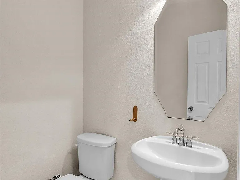 5303 Riverstone Crossing Dr — Photo 8
