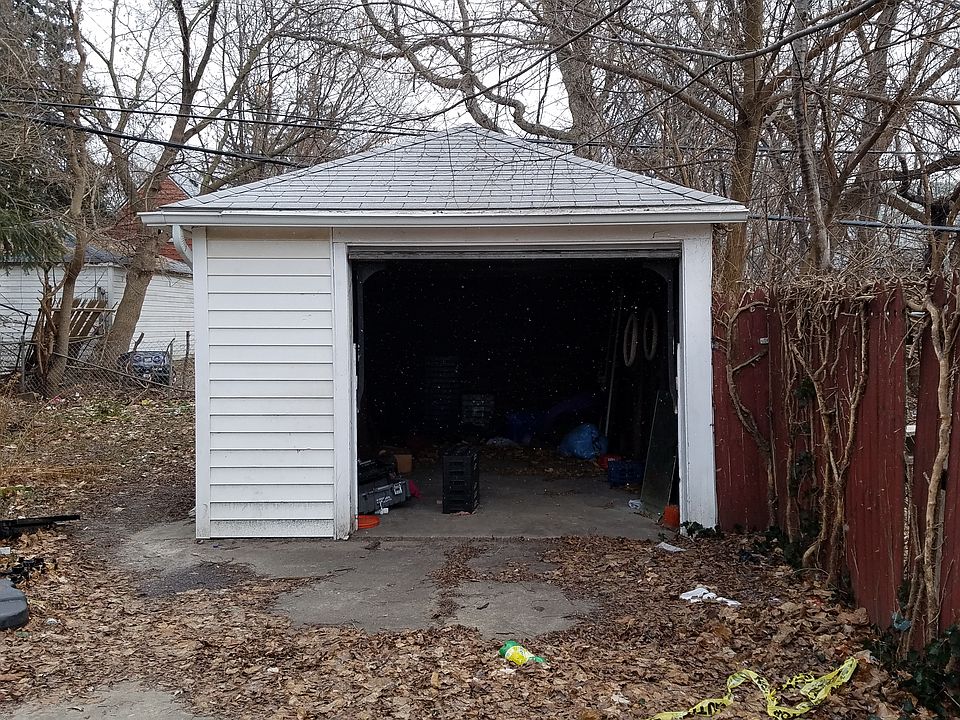 2nd image of 15758 Coyle St
