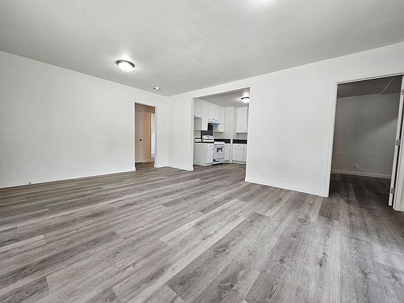4th image of 2711 N Central Ave