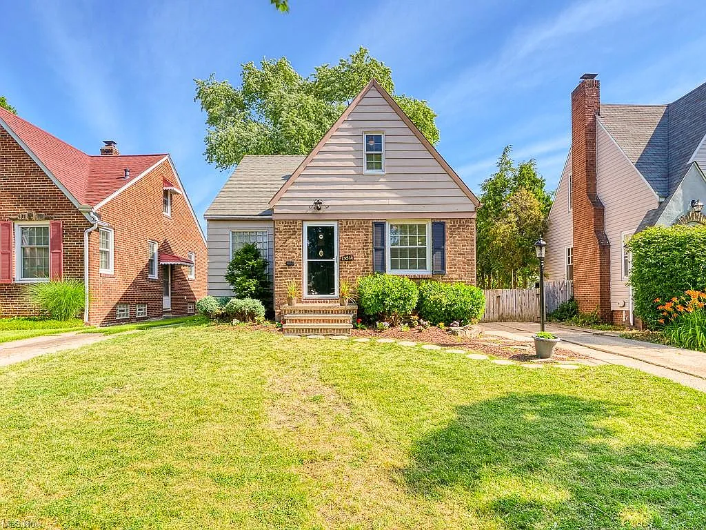 13514 Tyler Ave photo 1