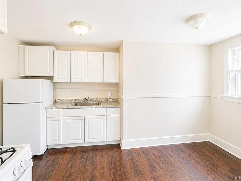144 Mansion St #5 — Photo 5