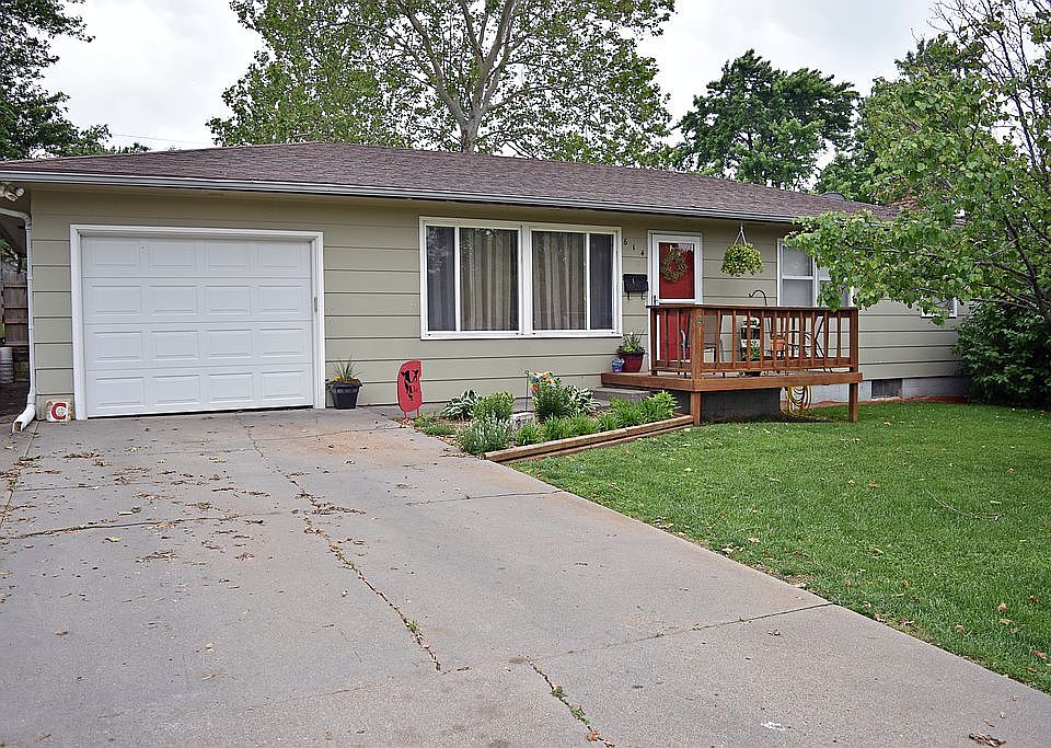 614 E 14th Front View