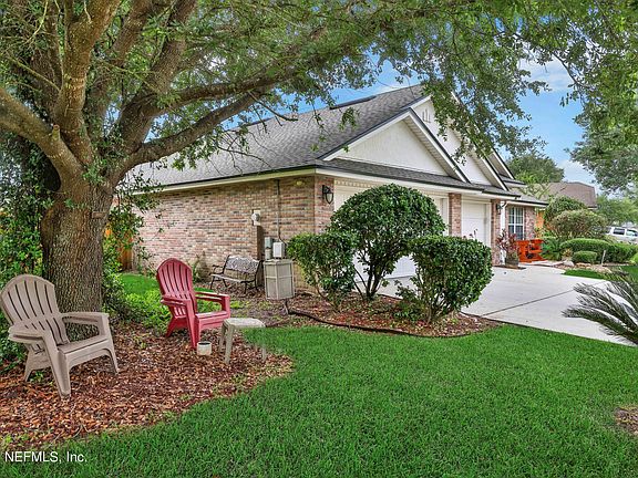 3rd image of 983 Drakewood Dr