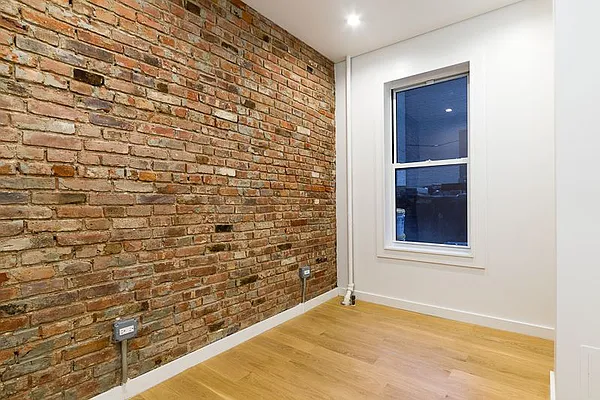 Rented by Veracity NYC LLC | media 157