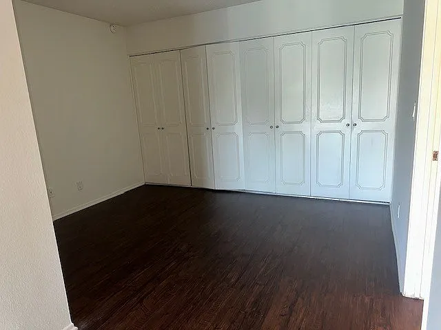 Versailles on the Lake Apartments — Photo 94