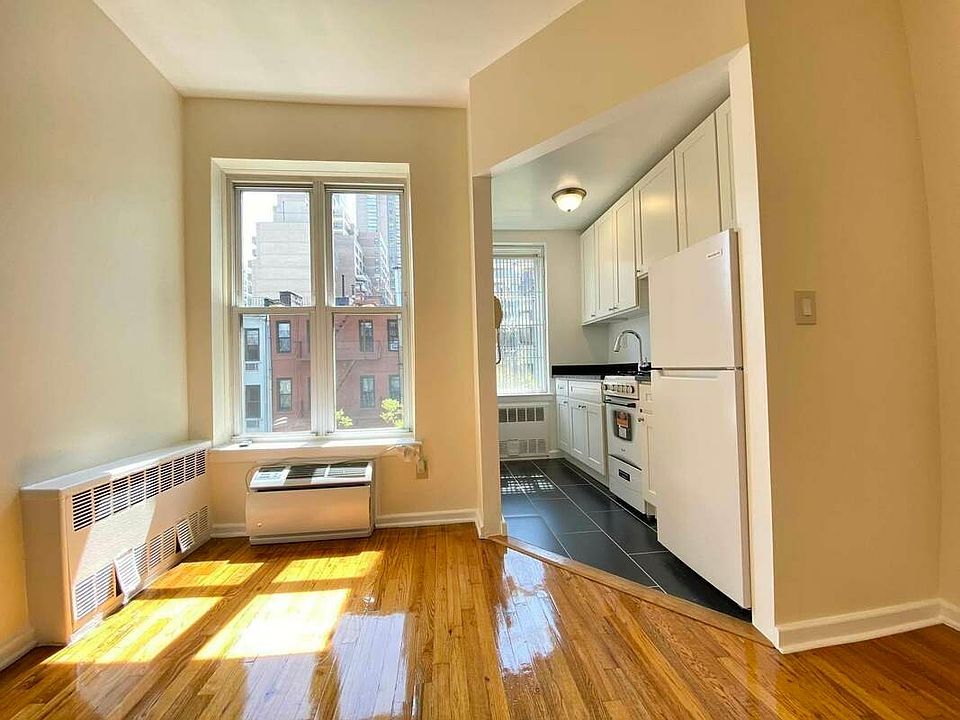 1st image of 240 E 89th St #4B