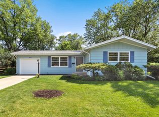 1713 Indiana St, Saint Charles, IL 60174