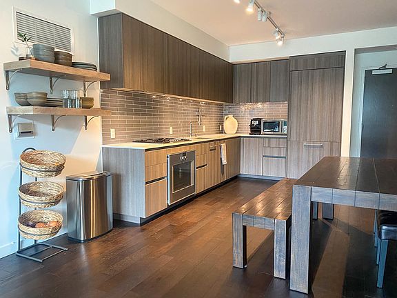5th image of 1000 3rd St Unit 202