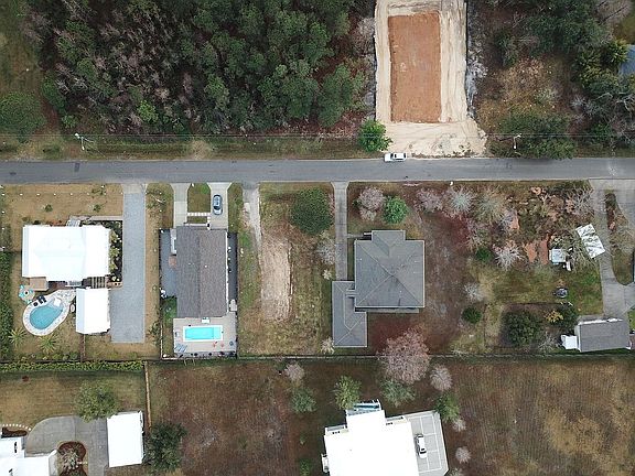 4th image of 127 Bay Oaks Dr