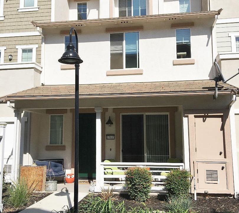 2nd image of 17035 Saint Anne Ln