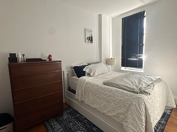 5th image of 361 1st St APT 3