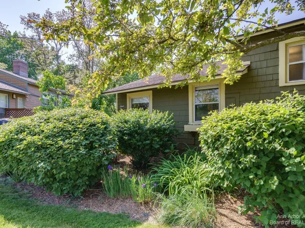 2344 Parkwood Ave, Ann Arbor, MI 48104
