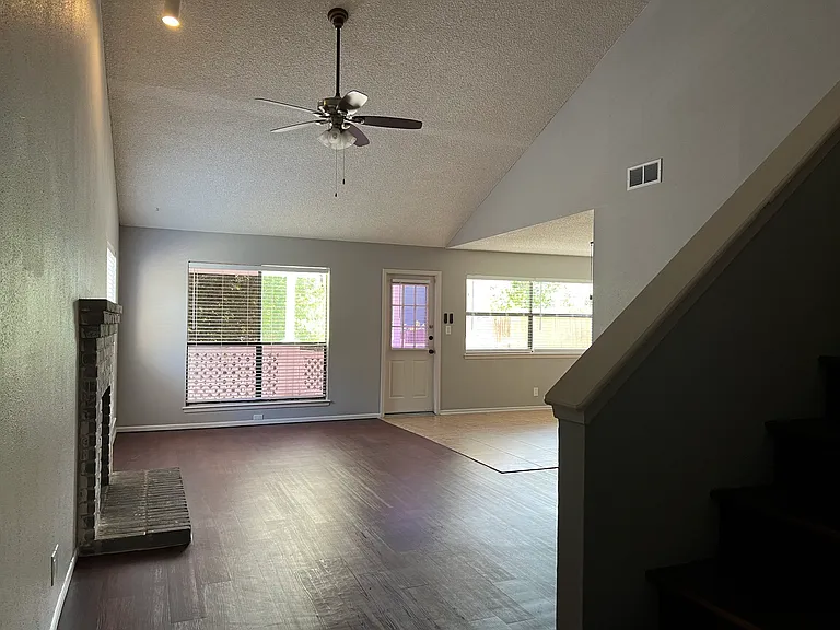 12132 Vista Nogal St — Photo 6