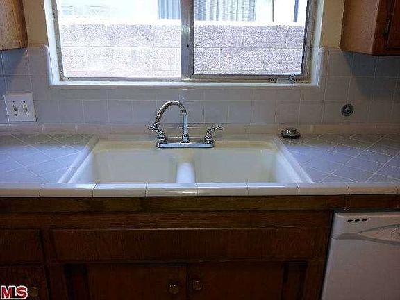 5th image of 5158 W Slauson Ave