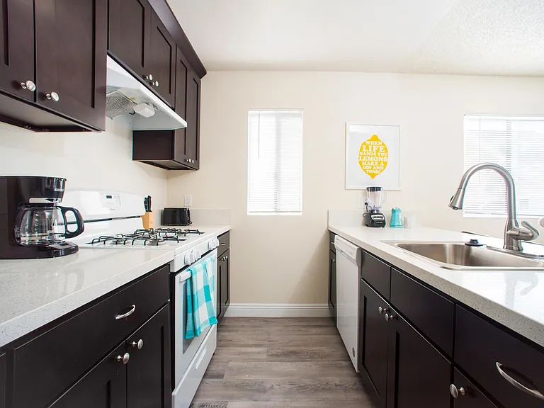 1022 Locust Ave #B — Photo 7
