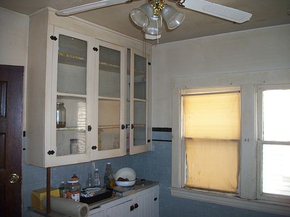 4th image of 2700 Marvin Ave