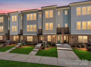 1116 Bismuth Ln, Charlotte, NC 28211