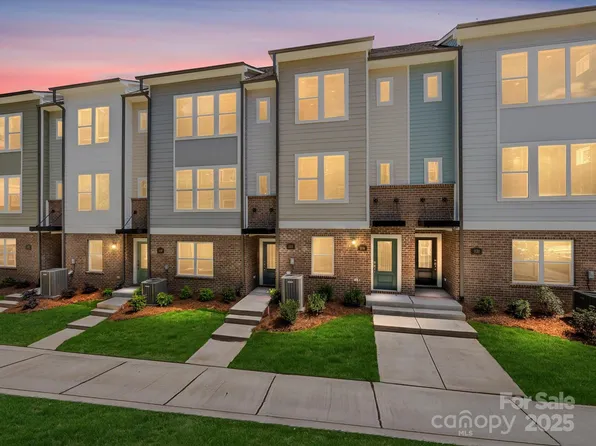 1116 Bismuth Ln, Charlotte, NC 28211