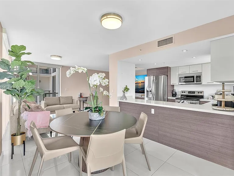 9901 E Bay Harbor Dr #403 — Photo 31