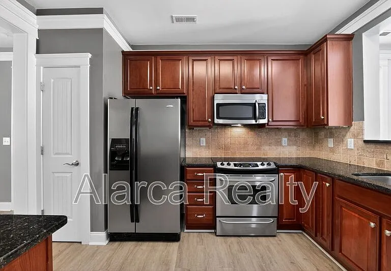 330 Davidson Gateway Dr — Photo 1