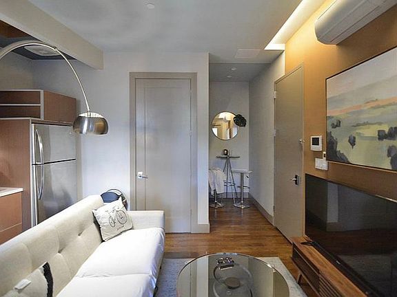 4th image of 439 Meeker Ave #1C