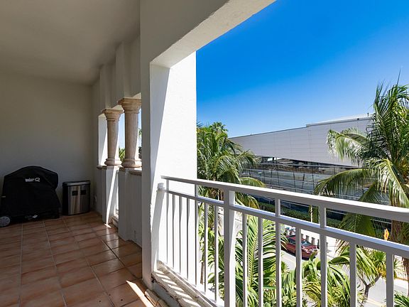2nd image of 1413 Sunset Harbour Dr #408