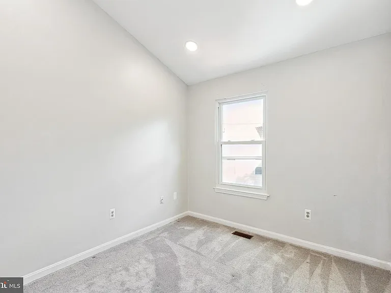 9525 Clocktower Ln — Photo 14