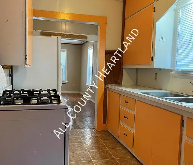 219 W Kenworthy St — Photo 24