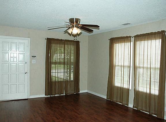 2nd image of 1008 W Russell Ave