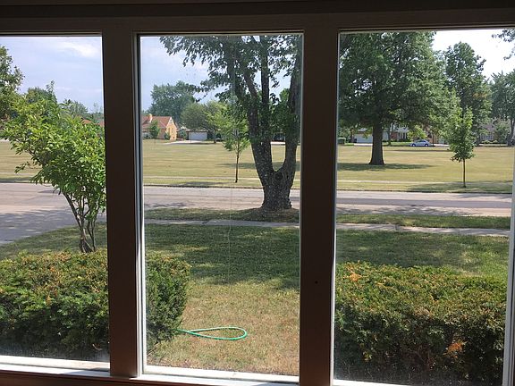 5th image of 44 Carpenter Ave