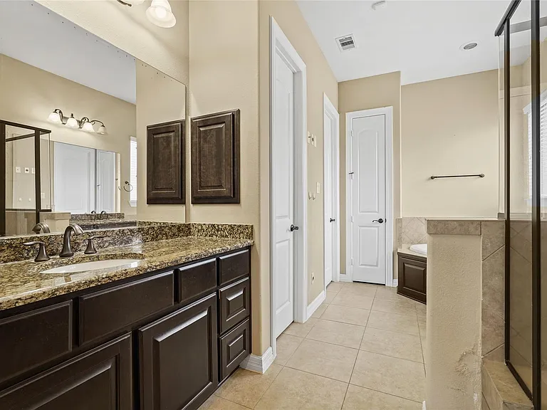 2515 Sentry Oak Way — Photo 15