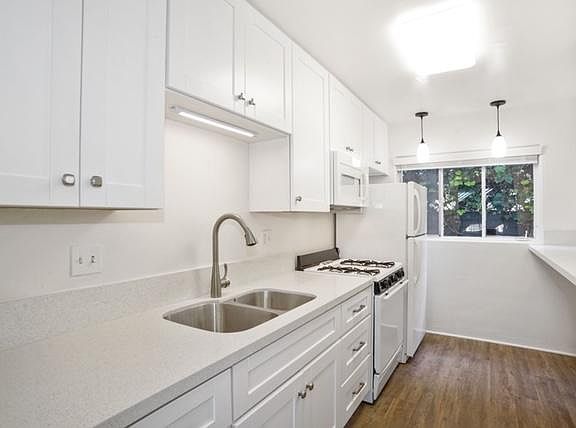 Studio kitchen