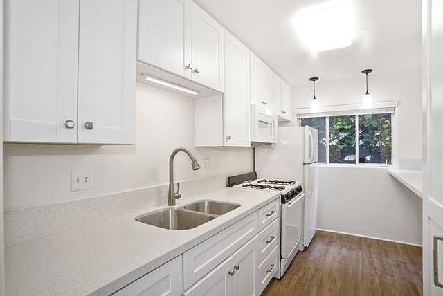 Studio kitchen