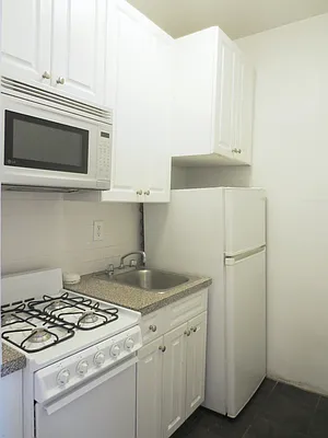 Rented by Waverly Realty Associates | media 15