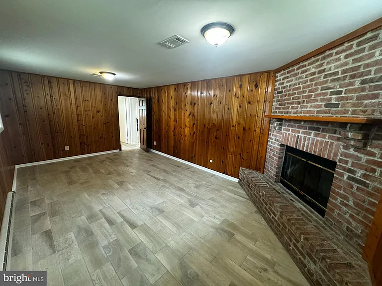 2508 Saint John Pl — Photo 17