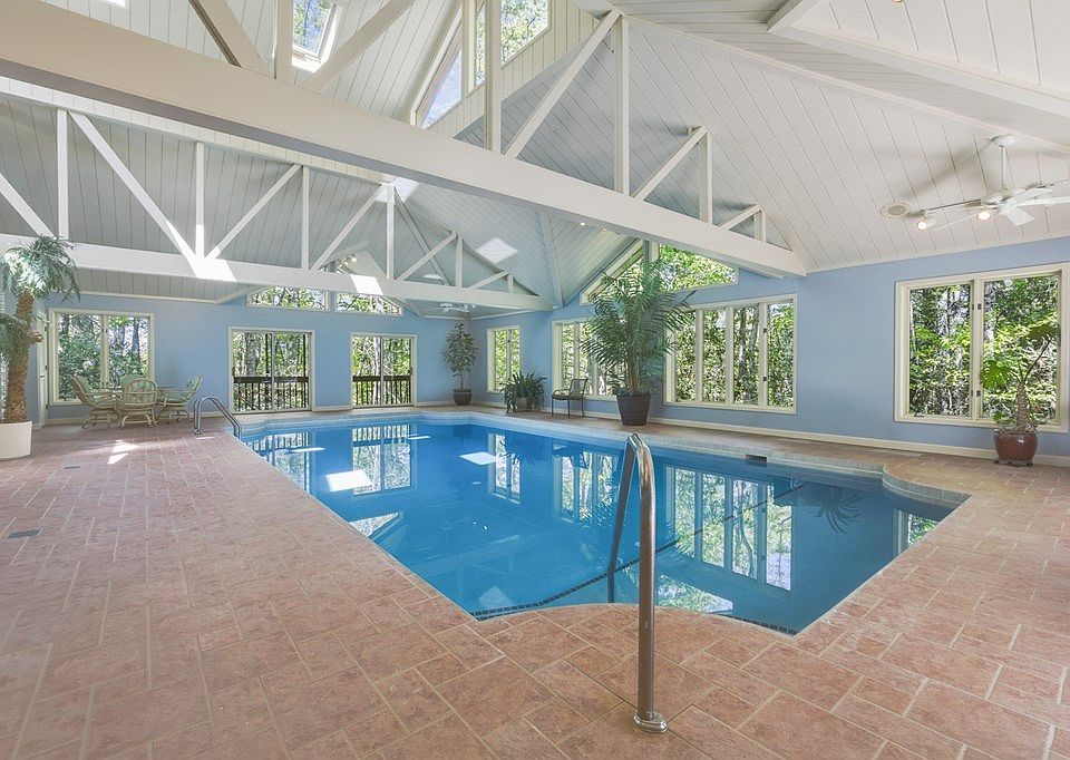 56th image of 1333 Lake Dr