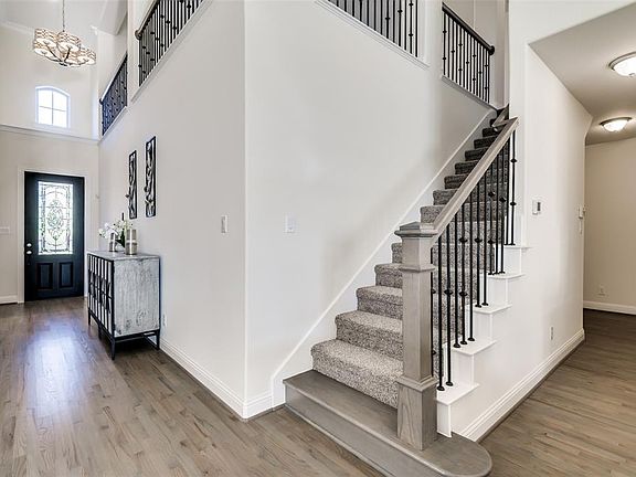 3rd image of 8245 Lindsay Gdns