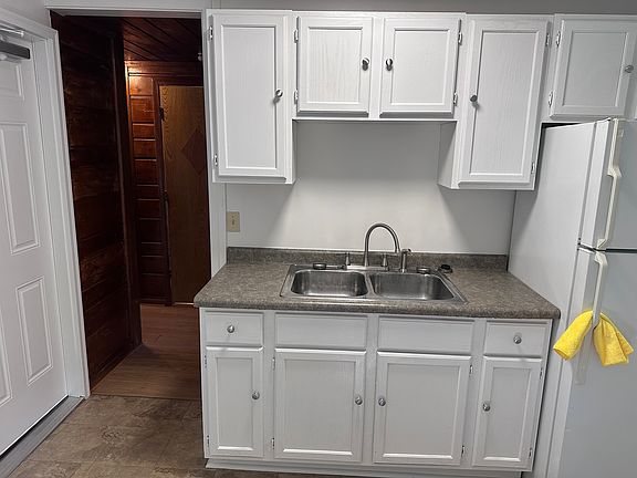 3rd image of 1633 Taylor Ave #2