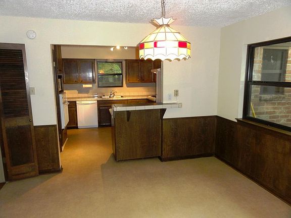 3rd image of 14903 Aspen Hills Dr