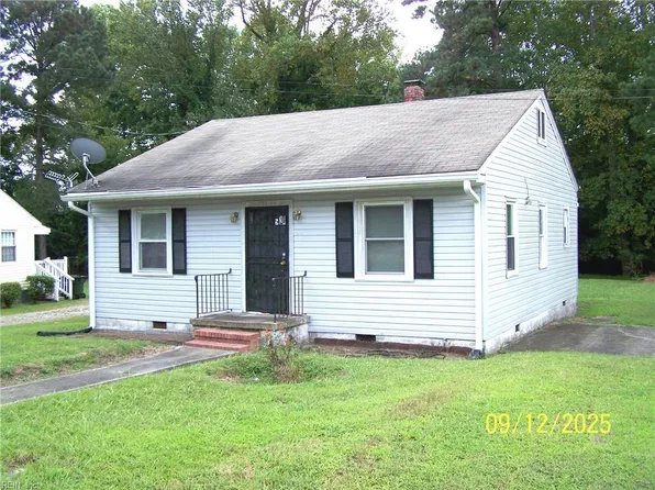 571 Laurel St, Franklin, VA 23851