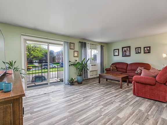 4th image of 690 Marilyn Ave APT 201